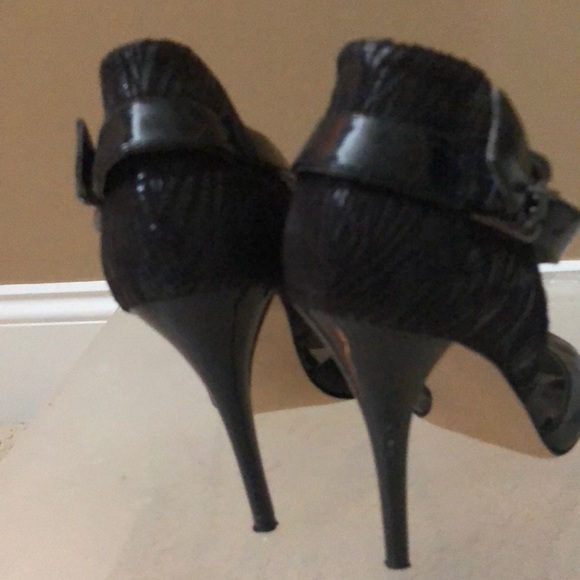 Guess Stilettos - Picture 4 of 4